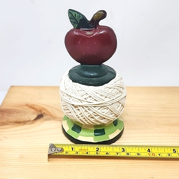 Cast Iron String Holder Apple - Picture 2 of 4